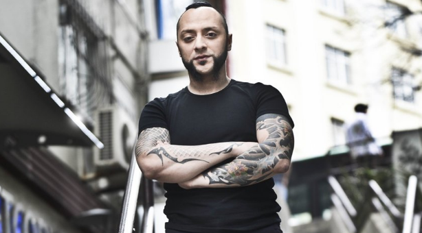 Felaket ünlü şarkıcıya da vurdu! Zarar büyük - Resim: 1