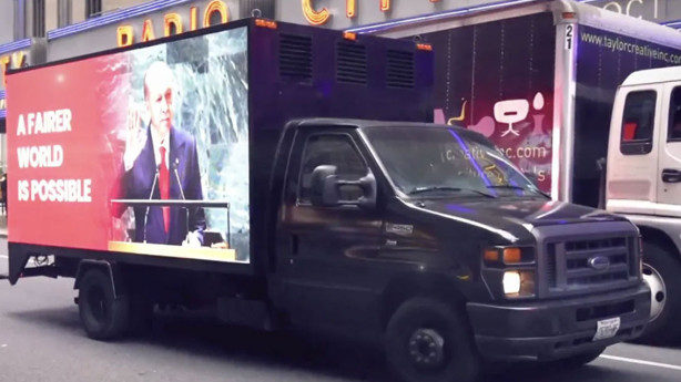 Cumhurbaşkanı Erdoğan’ın sözleri Times Meydanı'ndaki ekranlarda - Resim: 0