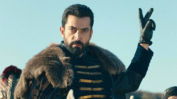 Yer yerinden oynadı Kıvanç Tatlıtuğ Kenan İmirzalıoğlu'nun devri bitti - Resim: 1