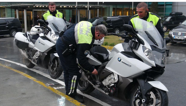 Başbakan konvoyuna son model motosiklet - Resim: 2