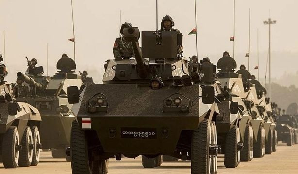 Myanmar'da kadın ve erkeklere en az 2 yıl zorunlu askerlik! - Resim: 2