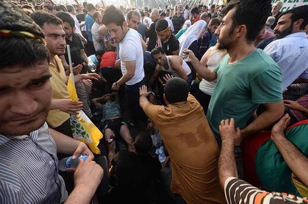HDP'nin Diyarbakır mitinginde patlama - Resim: 1