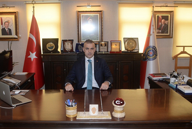 Rize Emniyet Müdürü Altuğ Verdi halkla böyle samimiydi - Resim: 2