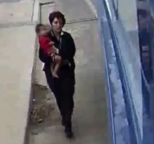 Kaybolan bebeğin imdadına kadın otobüs şoförü yetişti! - Resim: 3