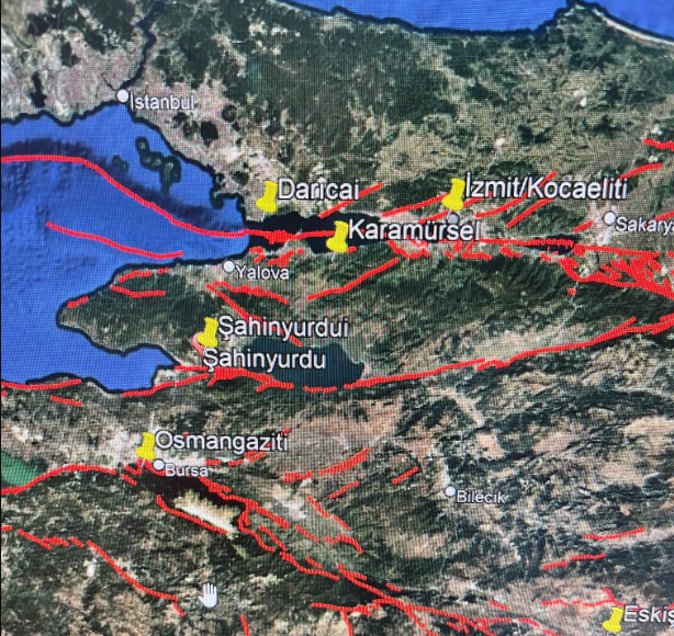 Bursa Gemlik depremi öncü mü? Naci Görür ve Ahmet Ercan bambaşka şeyler dedi - Resim: 0