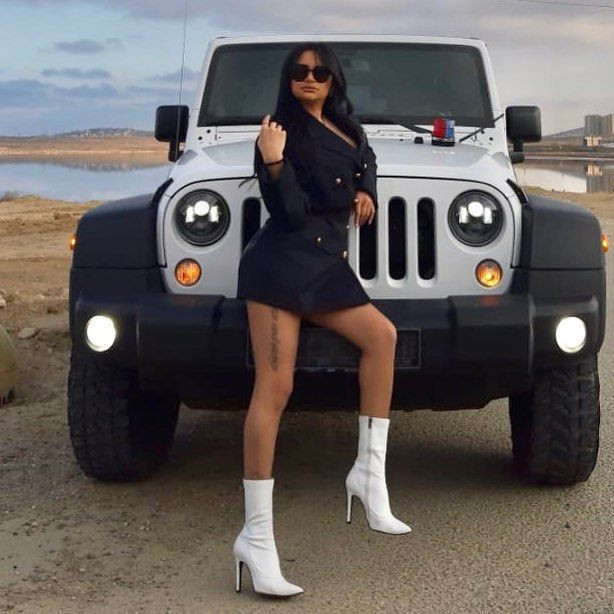 Eski gelin adayı Naz Mila, kalçasına dövme yaptırdI Instagram'dan paylaşınca... - Resim: 1