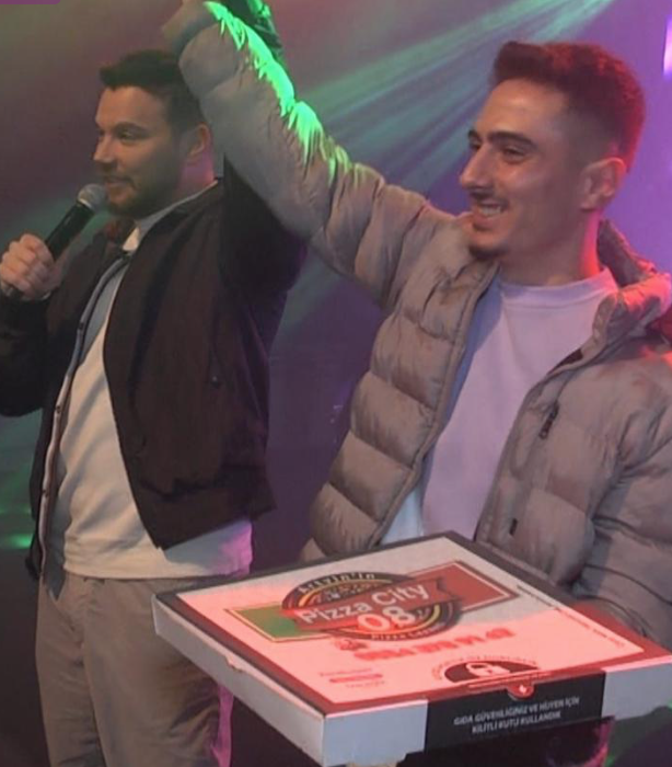 Sinan Akçıl’dan konserine gelmek isteyen kuryeye büyük jest! - Resim: 2