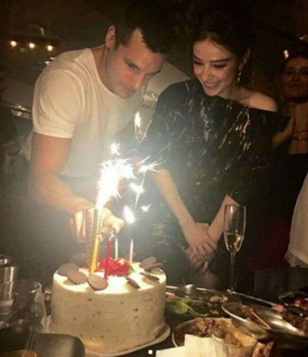 Sürpriz partide romantik anlar! Öperek teşekkür etti - Resim: 3