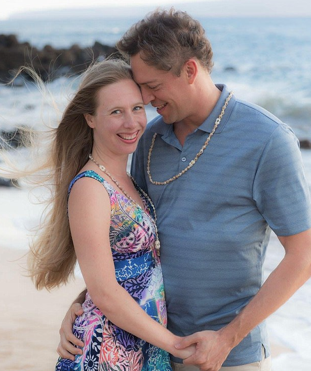 Günde 18 saat orgazm oluyorlar cinsel ilişki dersi vermeye başladılar - Resim: 3