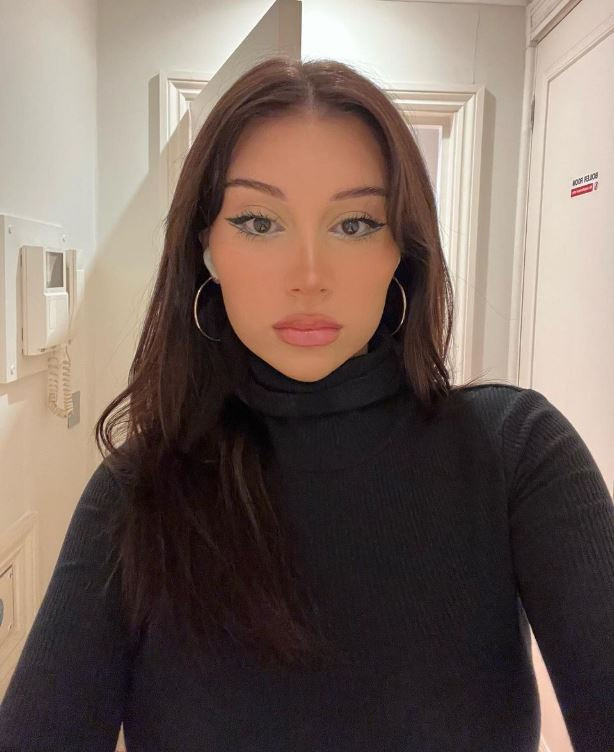 Türkiye'ye tatile gelen manken çırılçıplak vaziyetteyken hayatının şokunu yaşadı - Resim: 1