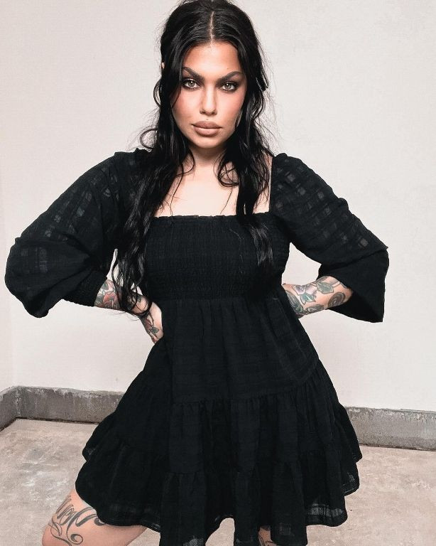 Youtuber Bailey Sarian makyaj yaparken anlattıklarıyla kan donduruyor - Resim: 4