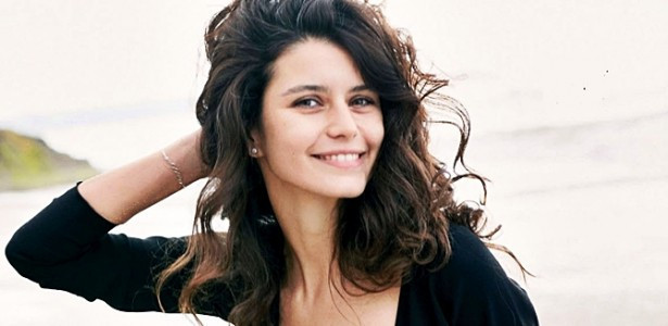 Beren Saat'ten 'mesajlı'  paylaşım - Resim: 1