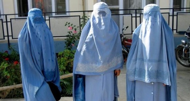 Fas hükümeti burkayı yasakladı - Resim: 1
