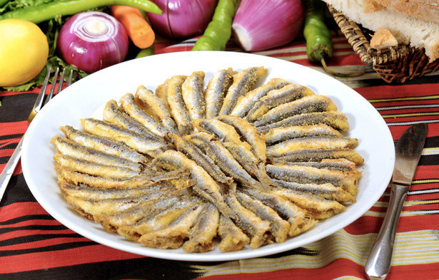 Şimdi tam zamanı fırında çıtır çıtır şip şak hamsi tarifine bakın! Akşam sofranıza hazır - Resim: 0