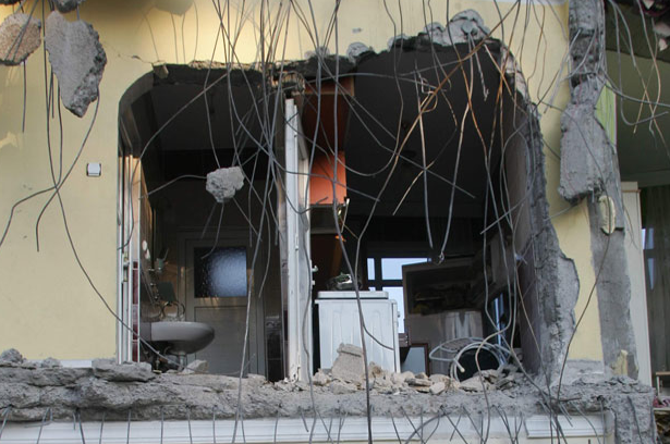 7.2'lik felaketten arda kalan tablo - Resim: 4