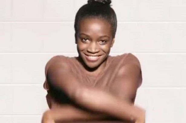 Dünya ayağa kalktı reklamdaki kadın bir anda soyununca... - Resim: 2