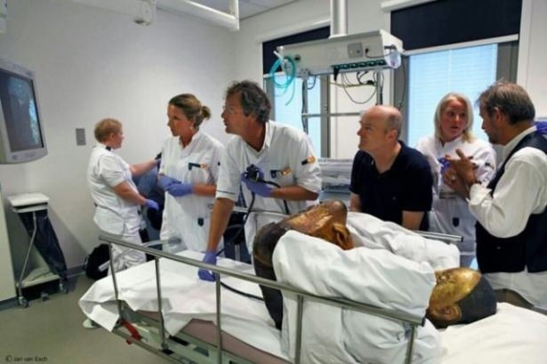 200 yıl önce bedeni mumyalandı hala yaşıyor - Resim: 3