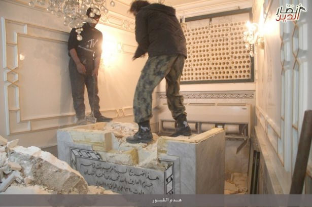 Halep'te türbeyi yıkıp naaşı çıkardılar - Resim: 2