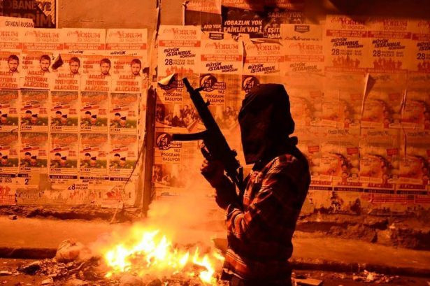 Gazi Mahallesi savaş alanına döndü - Resim: 3