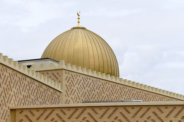 Erdoğan'ın açtığı Cambridge Merkez Camisi Avrupa bir ilk oldu - Resim: 1