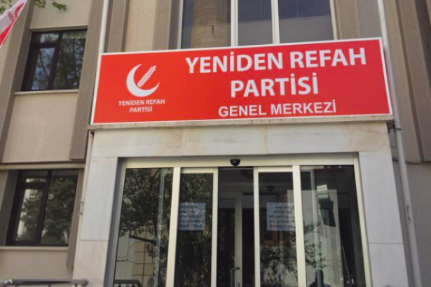 Fatih Erbakan tahliye ettirdiği binaya kendi partisinin tabelasını astı - Resim: 0
