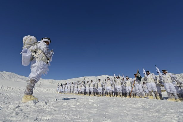 Komandolardan eksi 20 derecede nefes kesen tatbikat! - Resim: 2