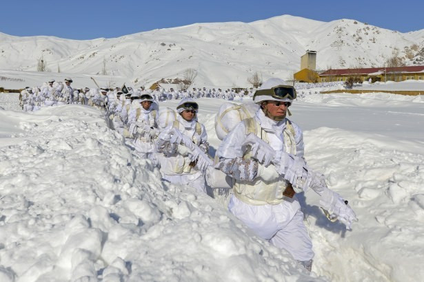 Komandolardan eksi 20 derecede nefes kesen tatbikat! - Resim: 3