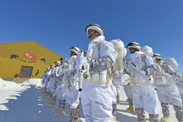Komandolardan eksi 20 derecede nefes kesen tatbikat! - Resim: 4