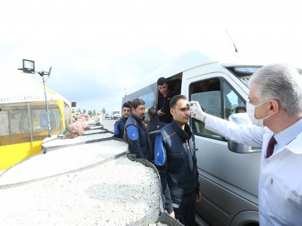 Gaziantep Büyükşehir Belediyesi koronavirüsle her alanda mücadele ediyor - Resim: 0
