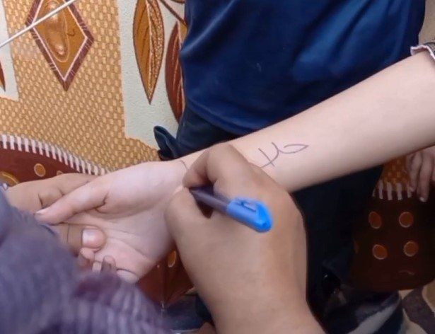 Ölürlerse tanıyalım diye kollarına 'ölüm künyesi' yazılıyordu! Katledilen çocuklar o yazılardan bulundu - Resim: 4