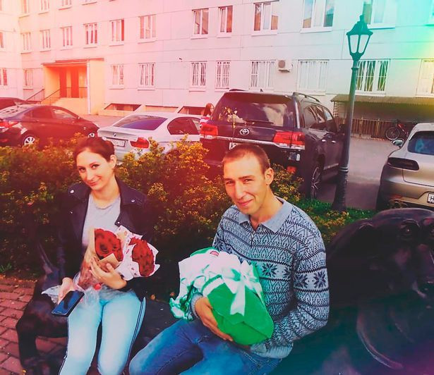 Rusya'da 2 çocuk günlerce anne babasının cesetleriyle uyudu - Resim: 2