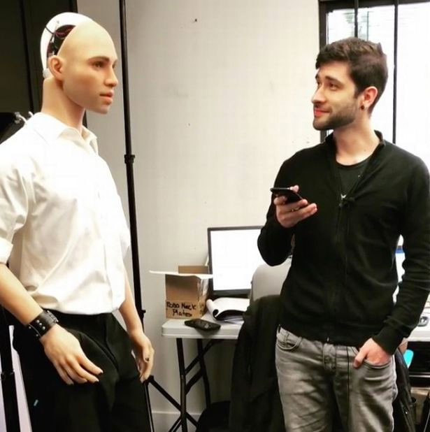 Kadınlar için ilk seks robotu geliştirildi espiri yapıyor, sohbet ediyor ve... - Resim: 2