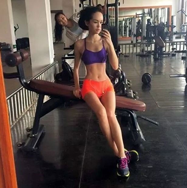 Yeni fenomen Kazak Barbie Dinara olay oldu! - Resim: 1