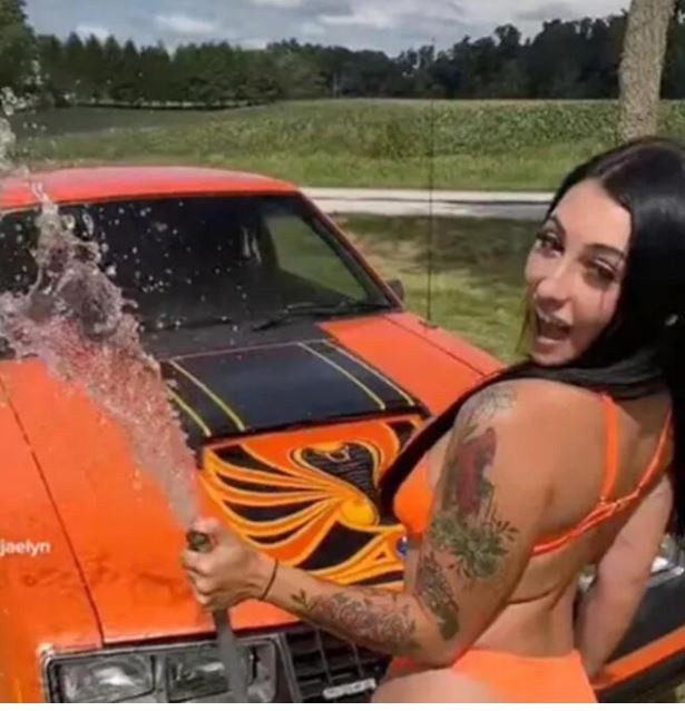 OnlyFans hesabı ortaya çıkan hemşire işinden oldu! Açıklama yaptı: Bu haksızlık... - Resim: 0