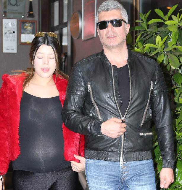 Özcan Deniz'in eşinden kıyafet eleştirisine cevap - Resim: 4