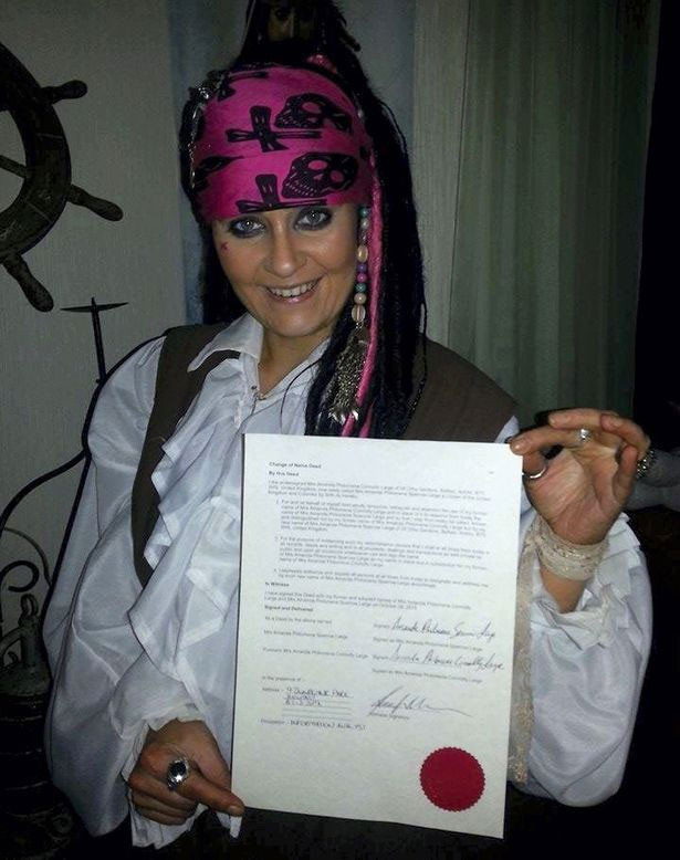 300 yaşındaki hayaletle evlenen kadın boşandı!  - Resim: 2