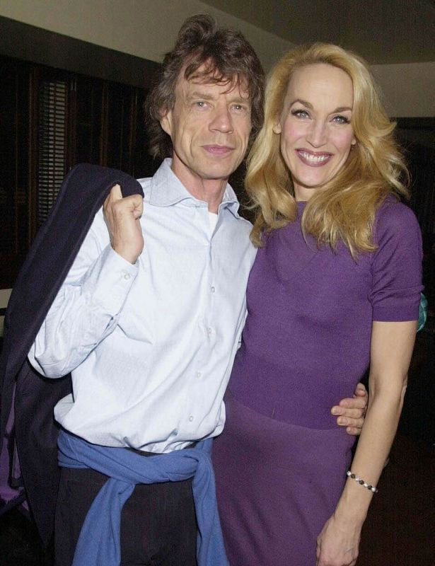 Medya patronu denizde aşk tazeledi 25 yaş küçük eşine bakın - Resim: 4