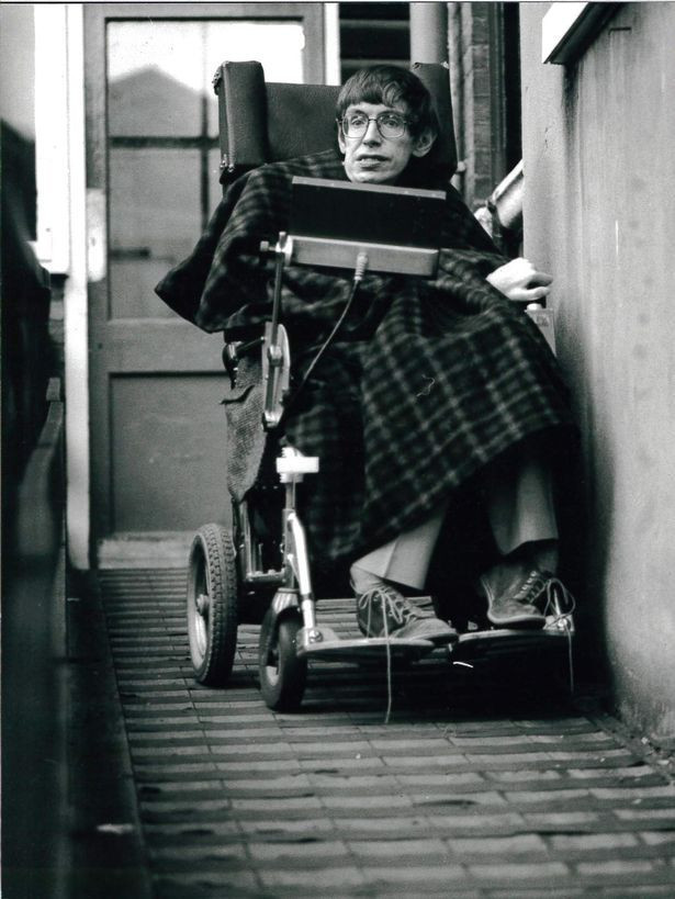 Stephen Hawking'in ilginç yaşamı yıllar sonra Allah var demişti - Resim: 3