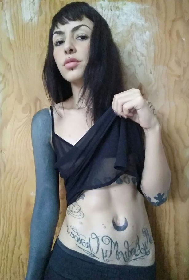 Göbek deliğini aldırıp sevgilisine hediye etti! Yaptığı bununla da sınırlı değil... - Resim: 1