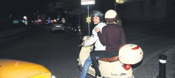 Mirgün Cabas sarışın güzelle yakalandı! Olay yaratacak görüntüler! - Resim: 3