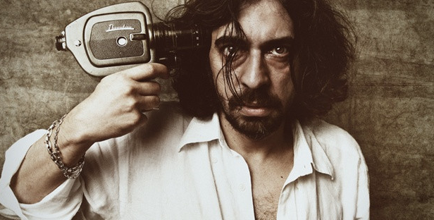 Okan Bayülgen'den olay gönderme ödülü alan sevişmeye koşuyor - Resim: 3