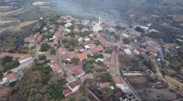 Yangında evi kül oldu, Kur’an-ı Kerim’ler sapasağlam kaldı - Resim: 1