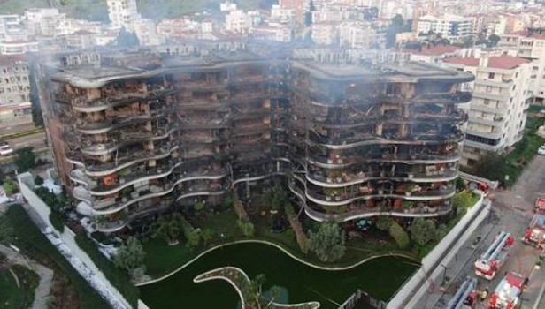 İzmir'de Folkart Sitesi'ndeki yangında suçlu kim? Mimar Gökner: Bu konuyu söylemekten bıktım - Resim: 0
