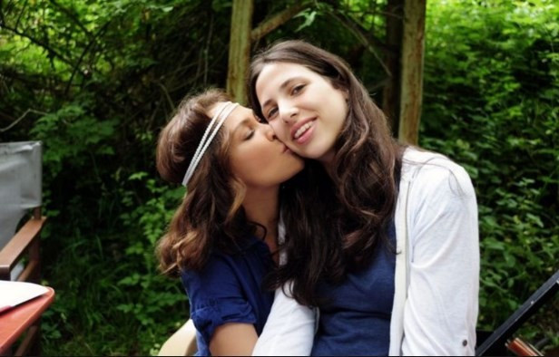 Hülya Avşar kızının okul parası için yalısını kiraya verdi! - Resim: 1