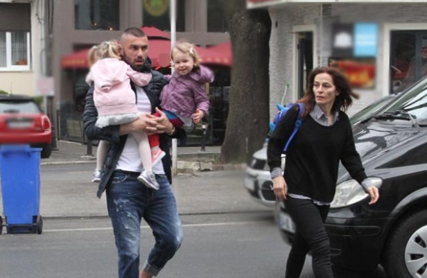 Burak Yılmaz prensesleriyle gezmede - Resim: 4