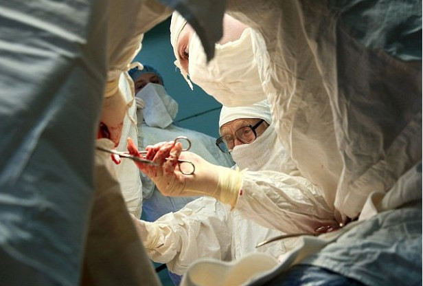 89 yaşında hala ameliyat ediyor yok böyle doktor - Resim: 4