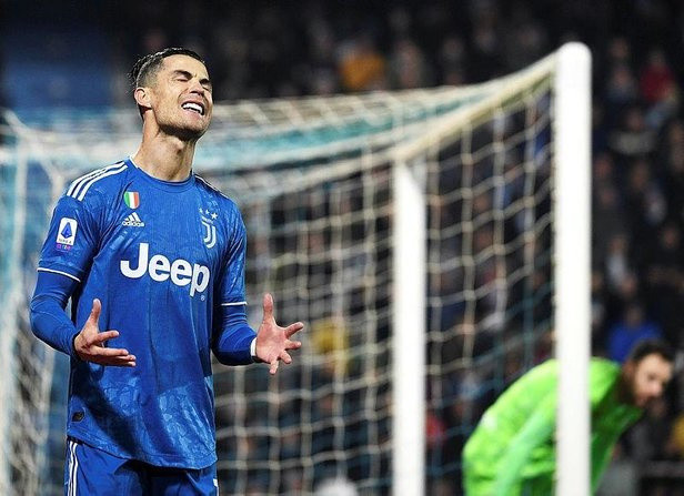 Dünya futboluna 9 milyar Euro'luk Korona darbesi - Resim: 0