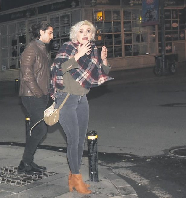 Çapkınlık yaparken basıldı muhabirlere yalvardı! - Resim: 1