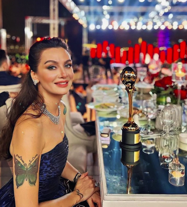 Oyuncu Birce Akalay ölüm haberiyle sarsıldı! Üzen haberi sosyal medyadan paylaştı - Resim: 2