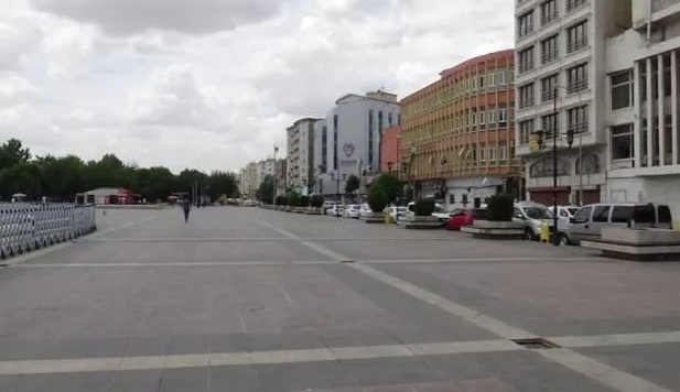 Diyarbakır'da vaka sayısı patladı! Şehir eve kapandı - Resim: 1